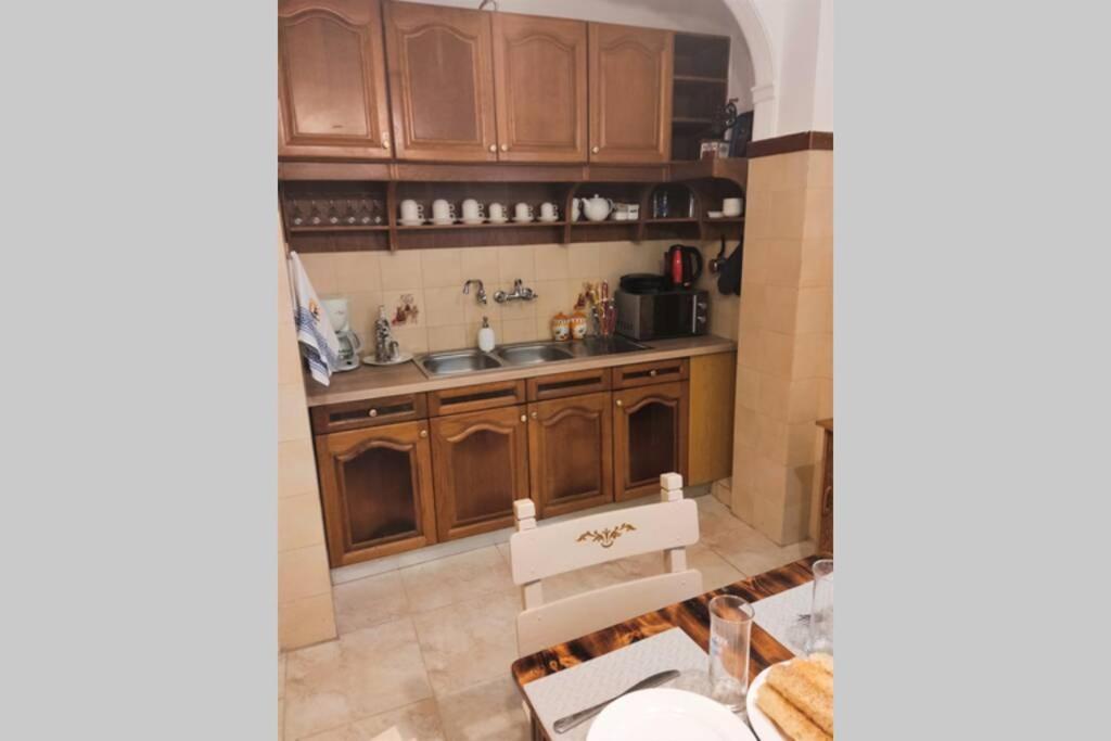 Apartment 95 M2, Center Of Sitia, Wifi, 350M Beach Buitenkant foto