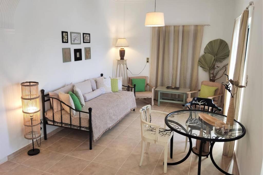 Apartment 95 M2, Center Of Sitia, Wifi, 350M Beach Buitenkant foto