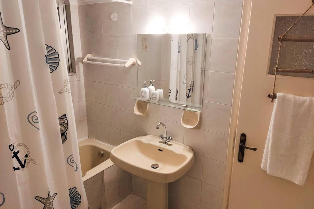 Apartment 95 M2, Center Of Sitia, Wifi, 350M Beach Buitenkant foto